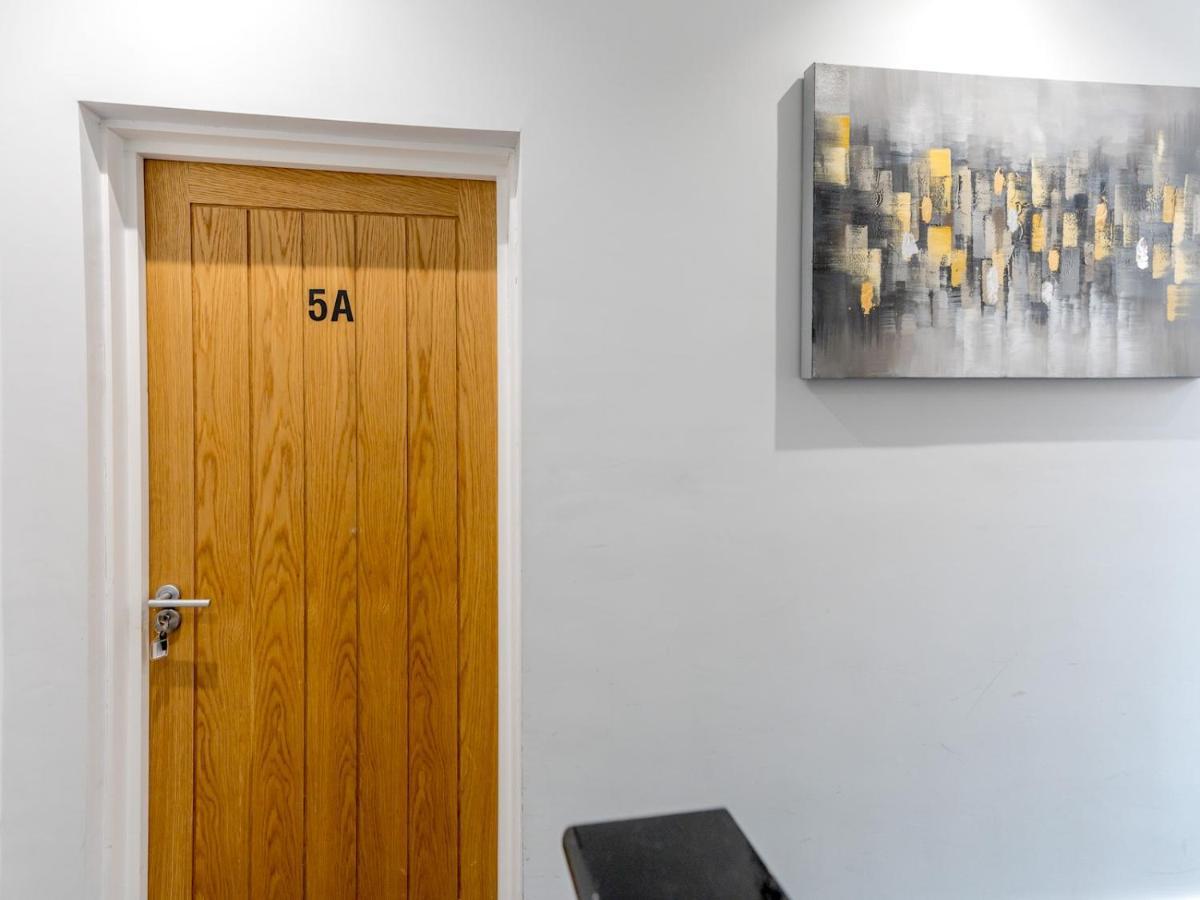Pass The Keys 5A One Bedroom Modern Town Centre Apartment 什鲁斯伯里 外观 照片